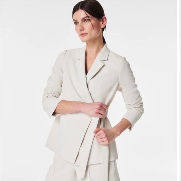 Spanx carefree crepe blazer with tie detail parchment size medium NEW - Picture 1 of 12
